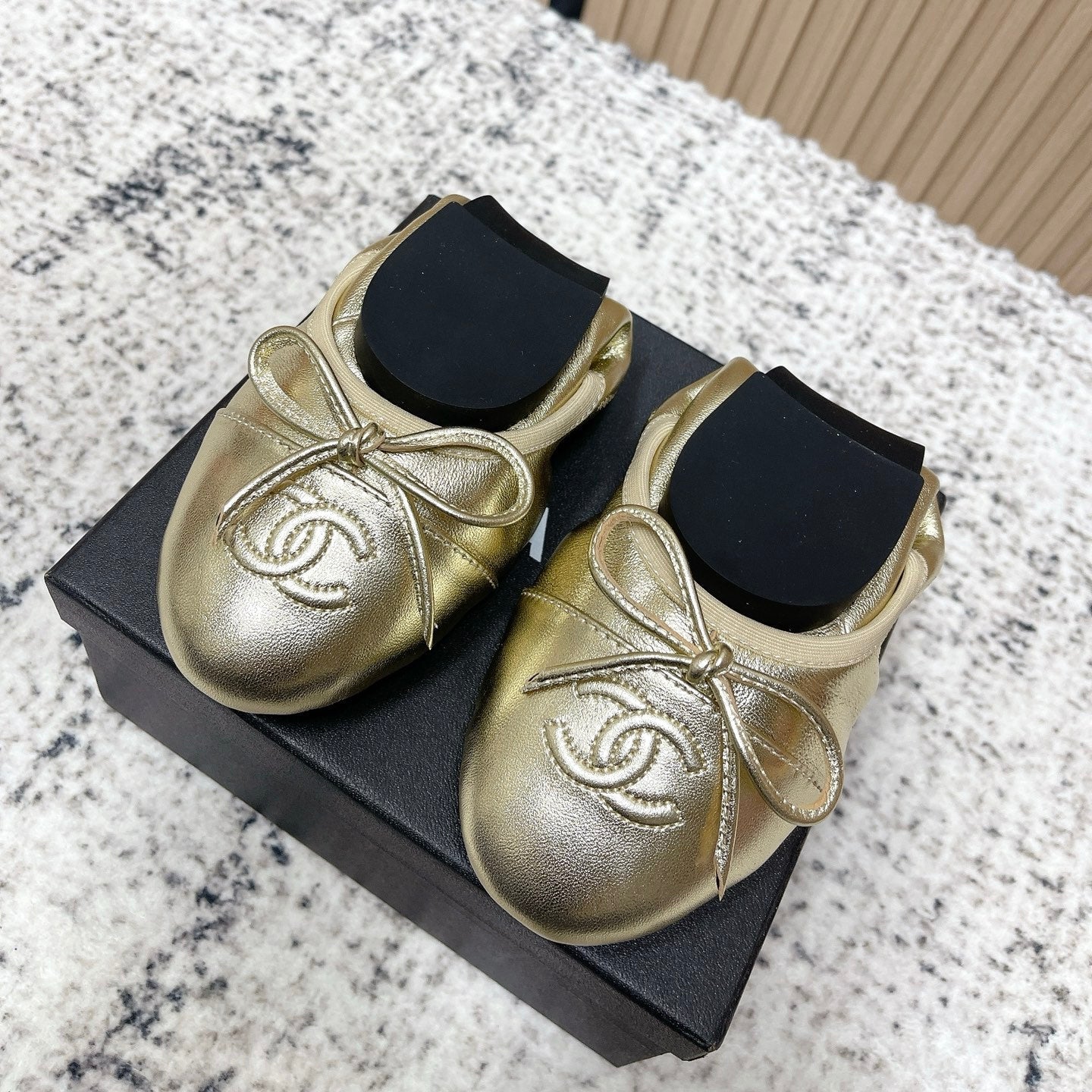 Chanel 26SS Ballet Flats Shoes Gold Metallic in Lambskin  591393