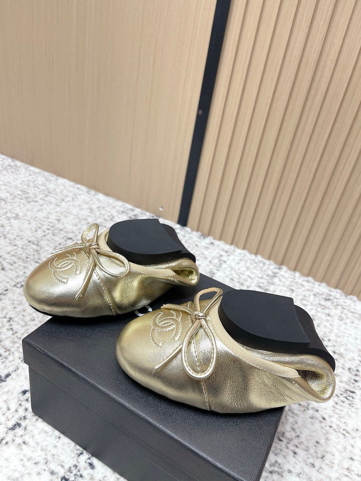 Chanel 26SS Ballet Flats Shoes Gold Metallic in Lambskin  591393