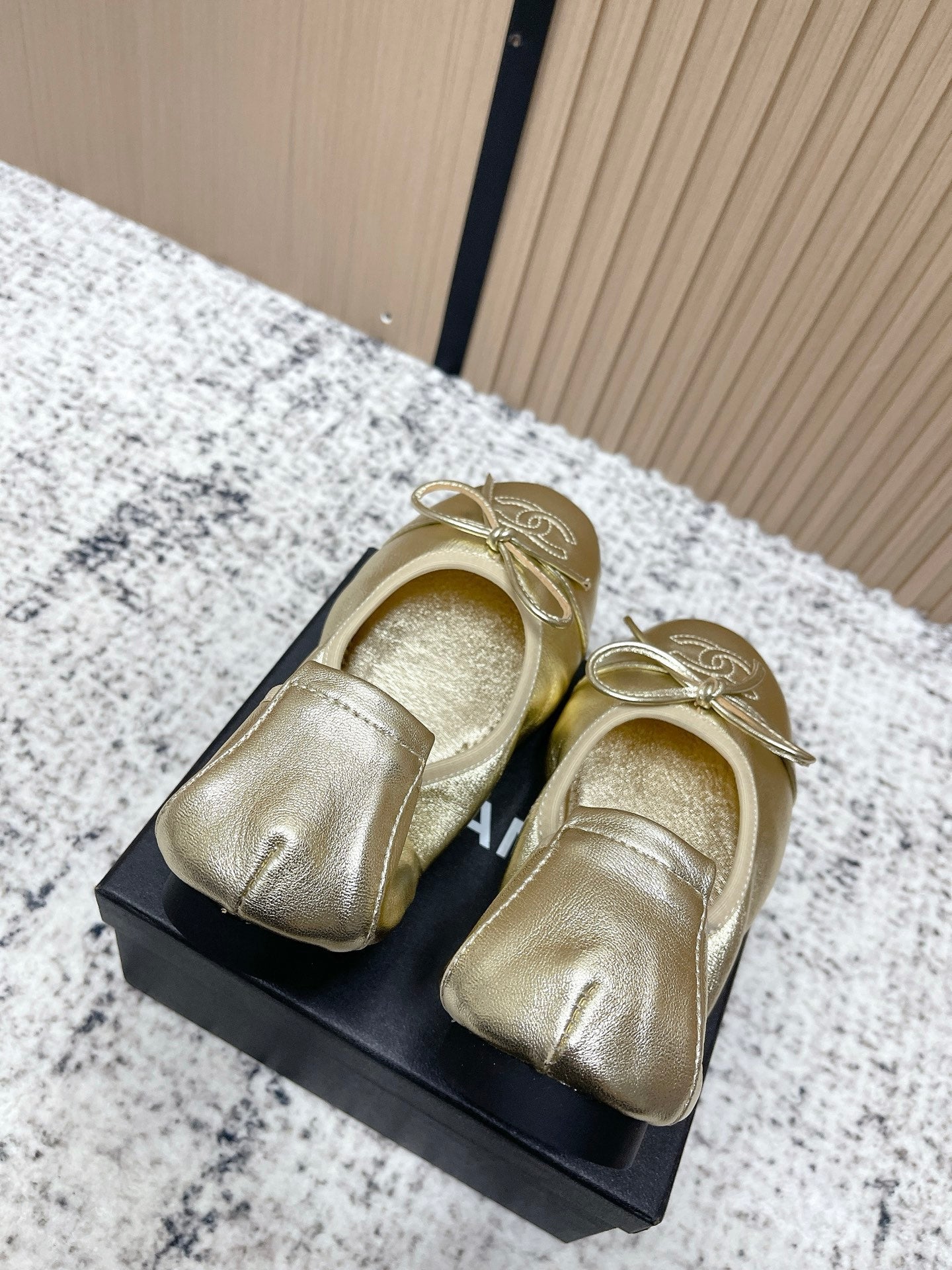 Chanel 26SS Ballet Flats Shoes Gold Metallic in Lambskin  591393