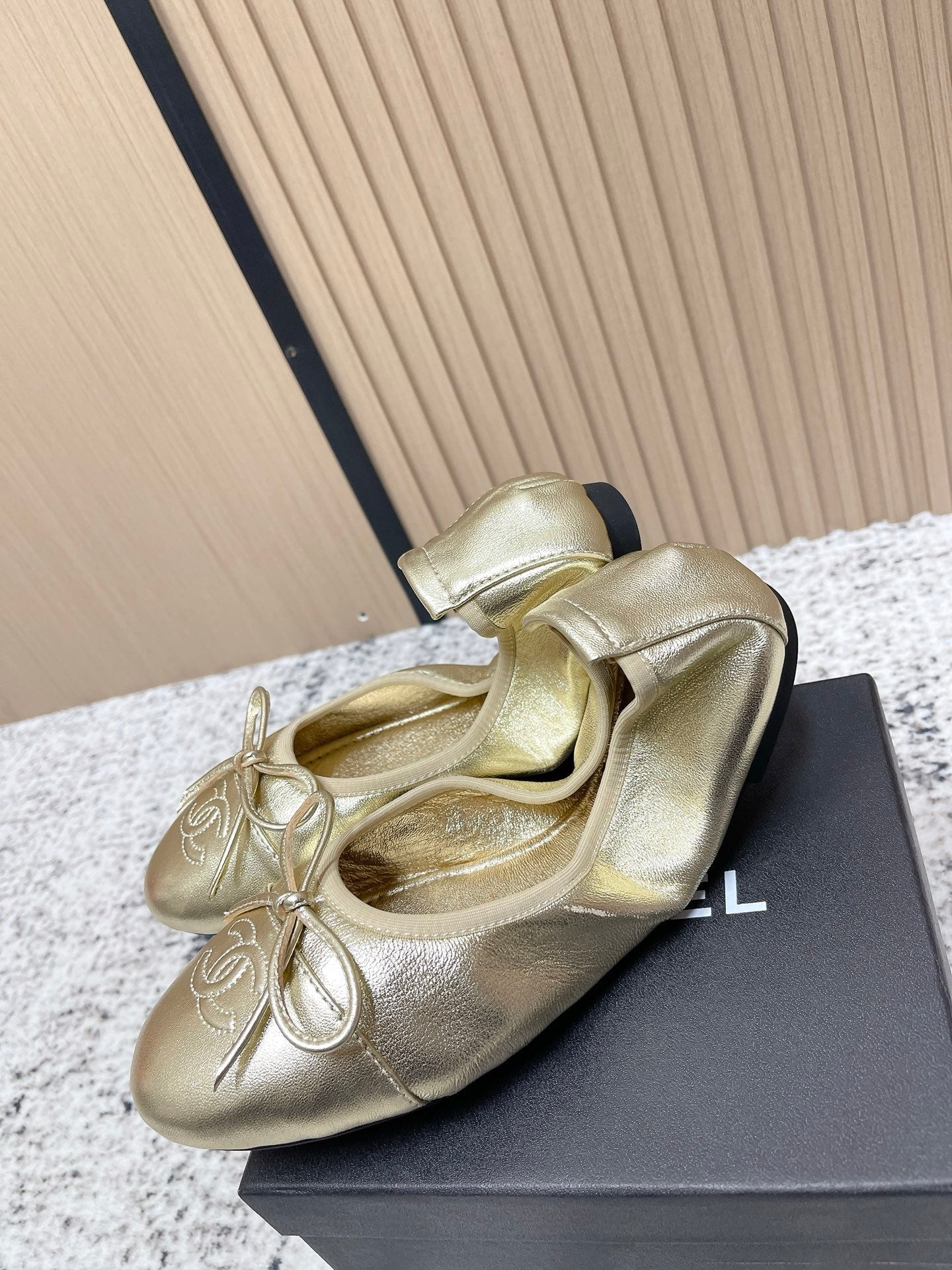 Chanel 26SS Ballet Flats Shoes Gold Metallic in Lambskin  591393