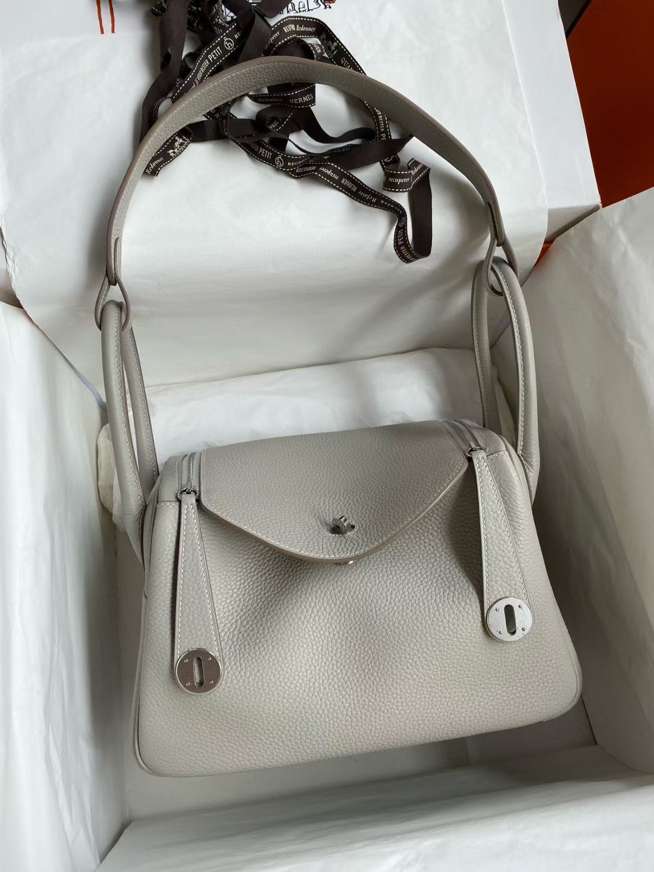 HM Lindy 26cm Pearl Grey Clemence Leather