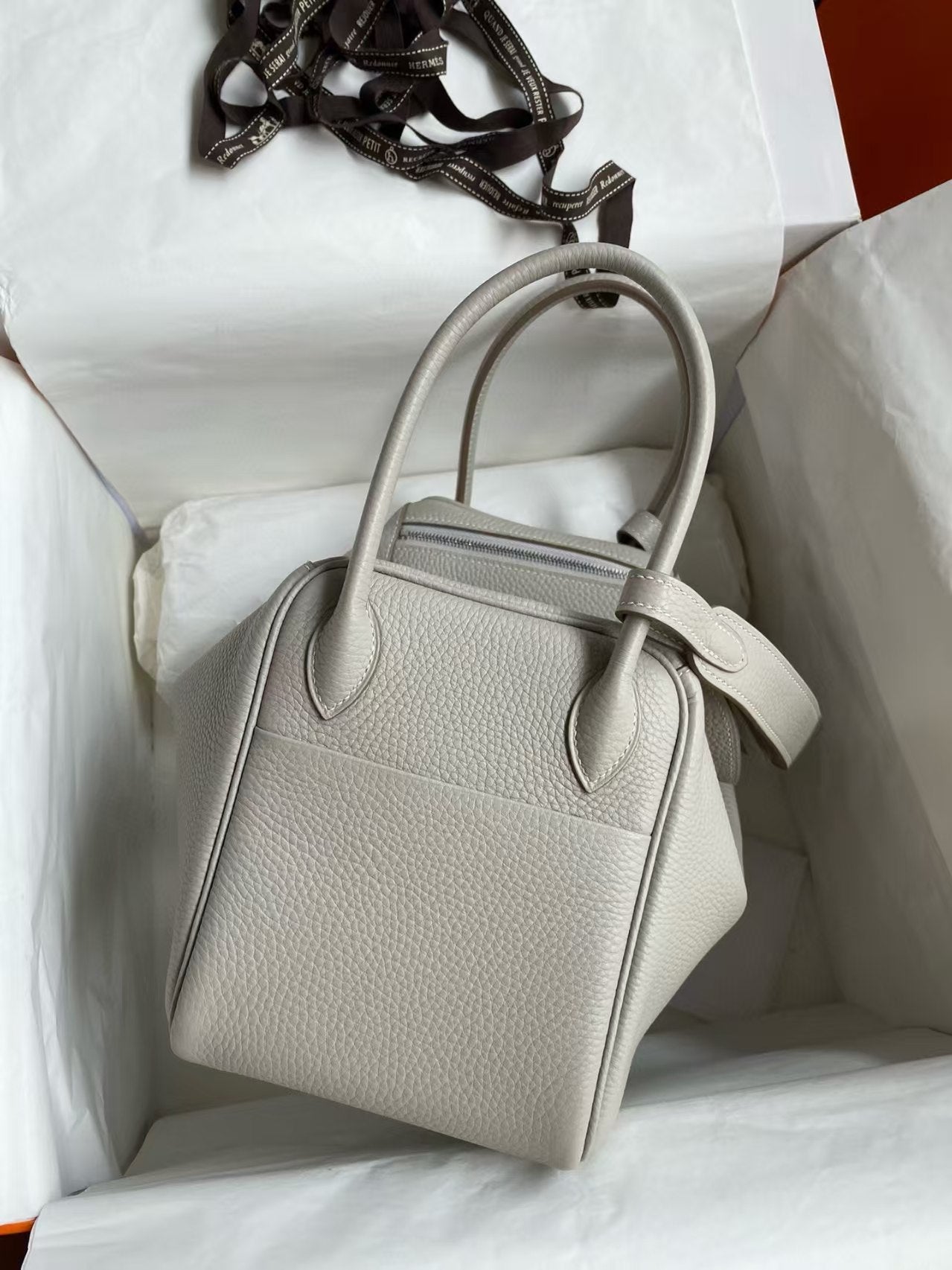 HM Lindy 26cm Pearl Grey Clemence Leather