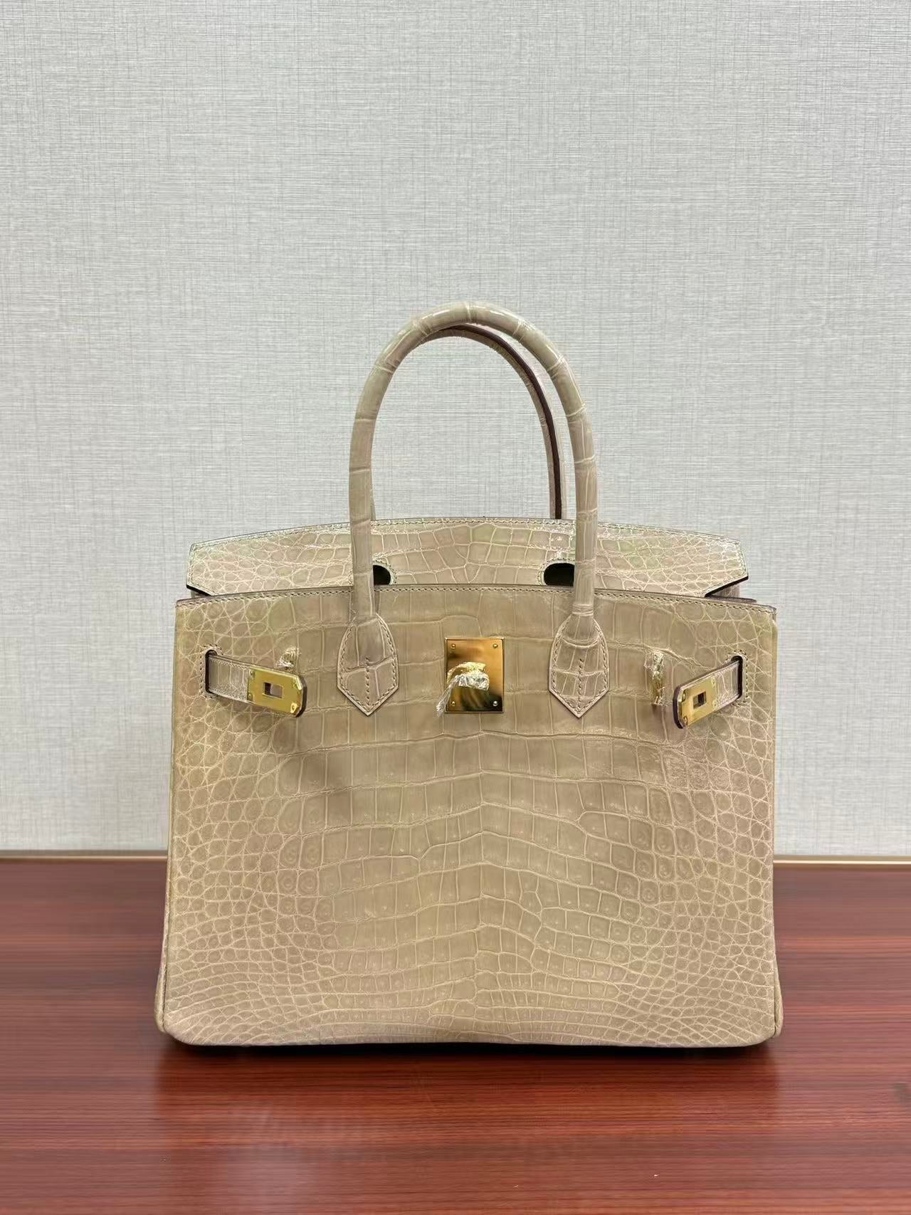 HM BIRKIN 30CM IN BEIGE CROCODILE GOLD HARDWARE